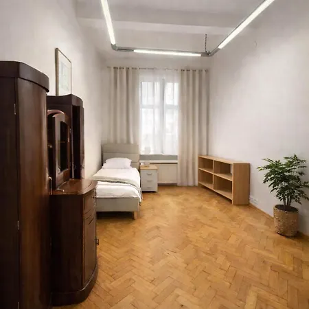 Urban Nest Dluga 82 Appartamento Cracovia