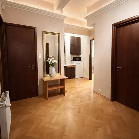 Urban Nest Dluga 82 *